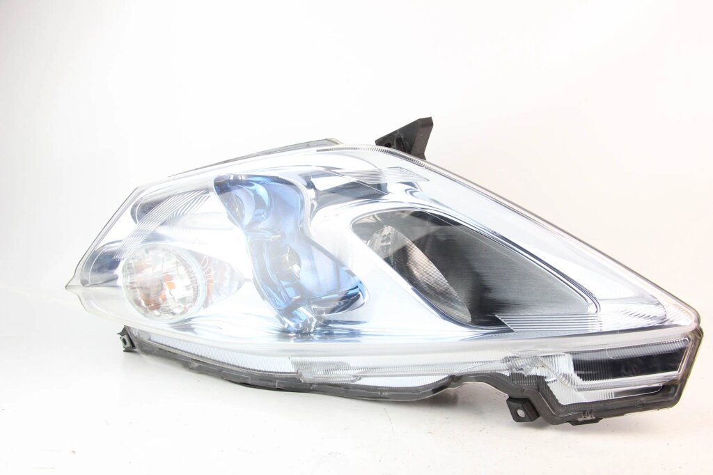 Фара ліва LED -13 EU Nissan Leaf 2010-2017 260603NA0C / 260603NA1C (64809) від компанії Автозапчастини б/в для японських автомобілів - вибирайте Razborka6062 - фото 1