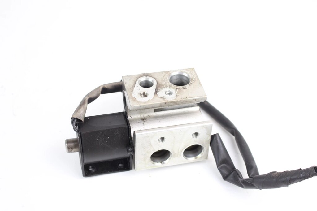 Клапан електромагнітний 2.0D Toyota Avensis T25 (T250) 2003-2009 8869005010 (78753) від компанії Автозапчастини б/в для японських автомобілів - вибирайте Razborka6062 - фото 1