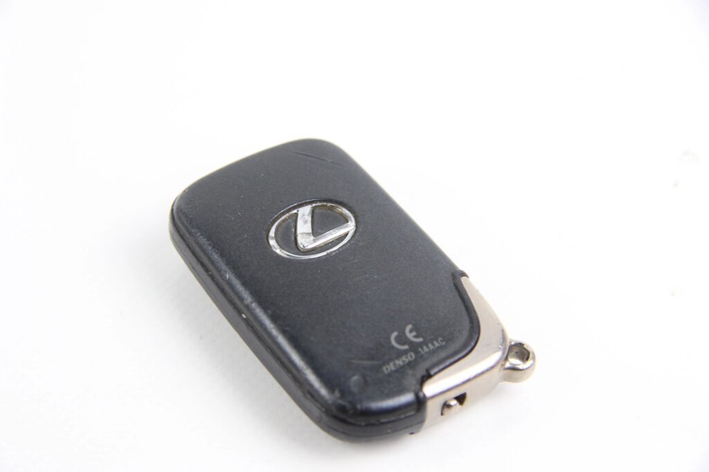 Ключ управління ( ЕБУ ) іммобілайзером 2+1 Lexus IS (XE20) 2005-2012 8990430311 (51551) Denso 14AAC  433Mhz від компанії Автозапчастини б/в для японських автомобілів - вибирайте Razborka6062 - фото 1