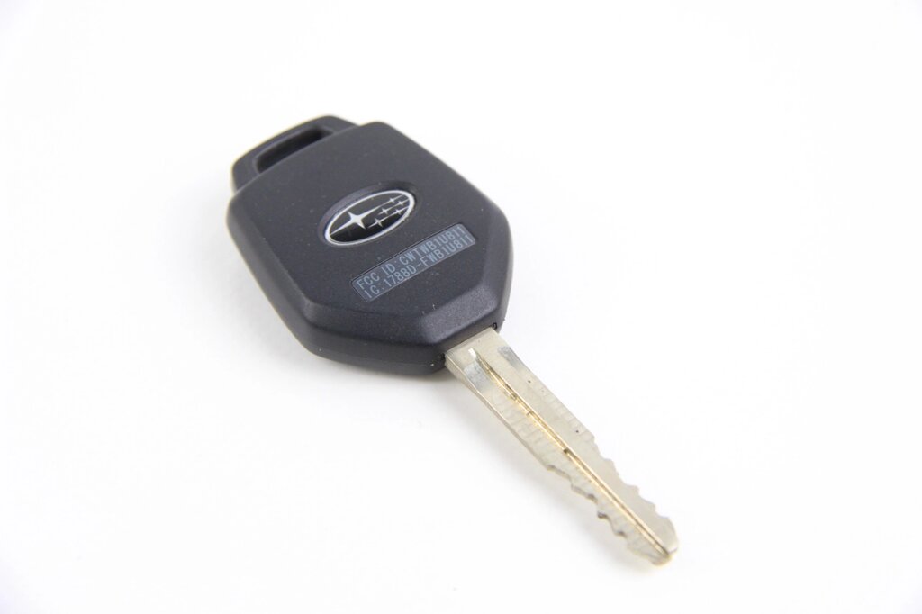 Ключ запалювання з іммобілайзером 3 + 1 кнопки Subaru Impreza (GH/GE) 2007-2013 57497AJ10A (51549) CWTWB1U811   G чіп Uncut  від компанії Автозапчастини б/в для японських автомобілів - вибирайте Razborka6062 - фото 1