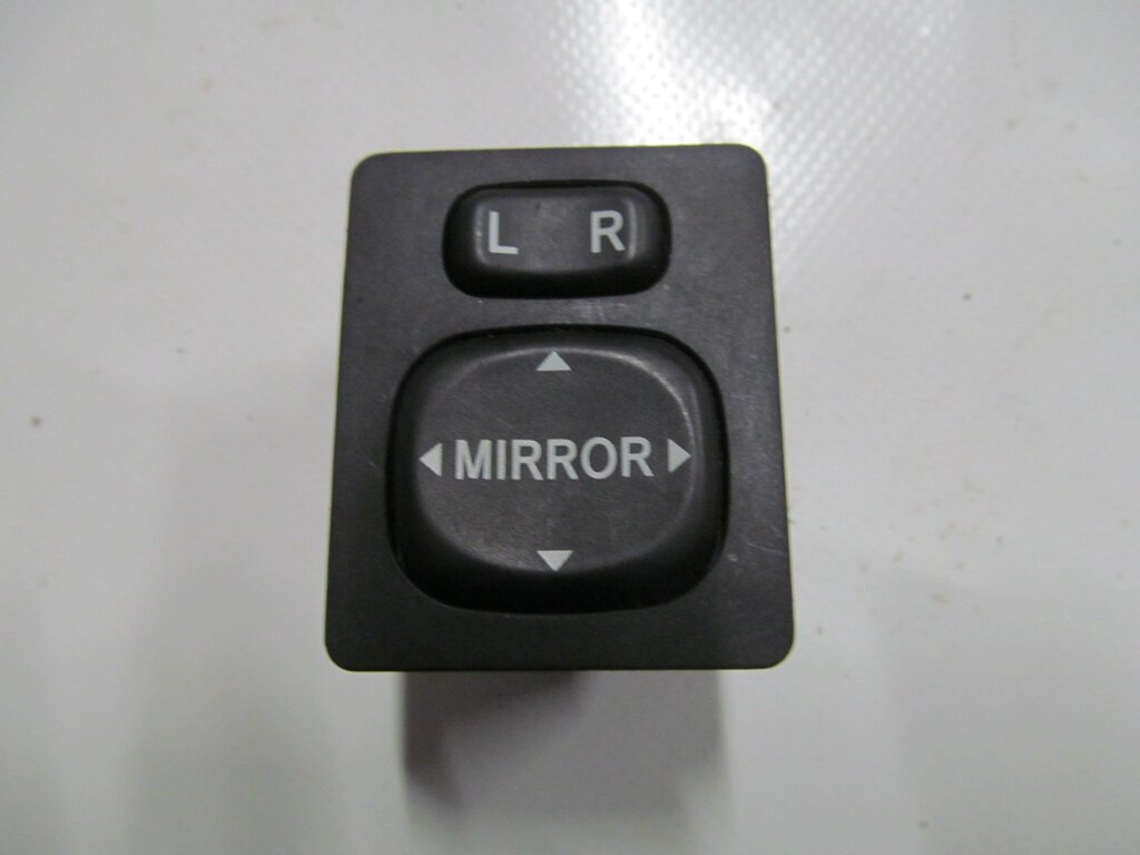 Кнопка управління дзеркалами Toyota RAV-4 II 2000-2005 183574 (18177) від компанії Автозапчастини б/в для японських автомобілів - вибирайте Razborka6062 - фото 1