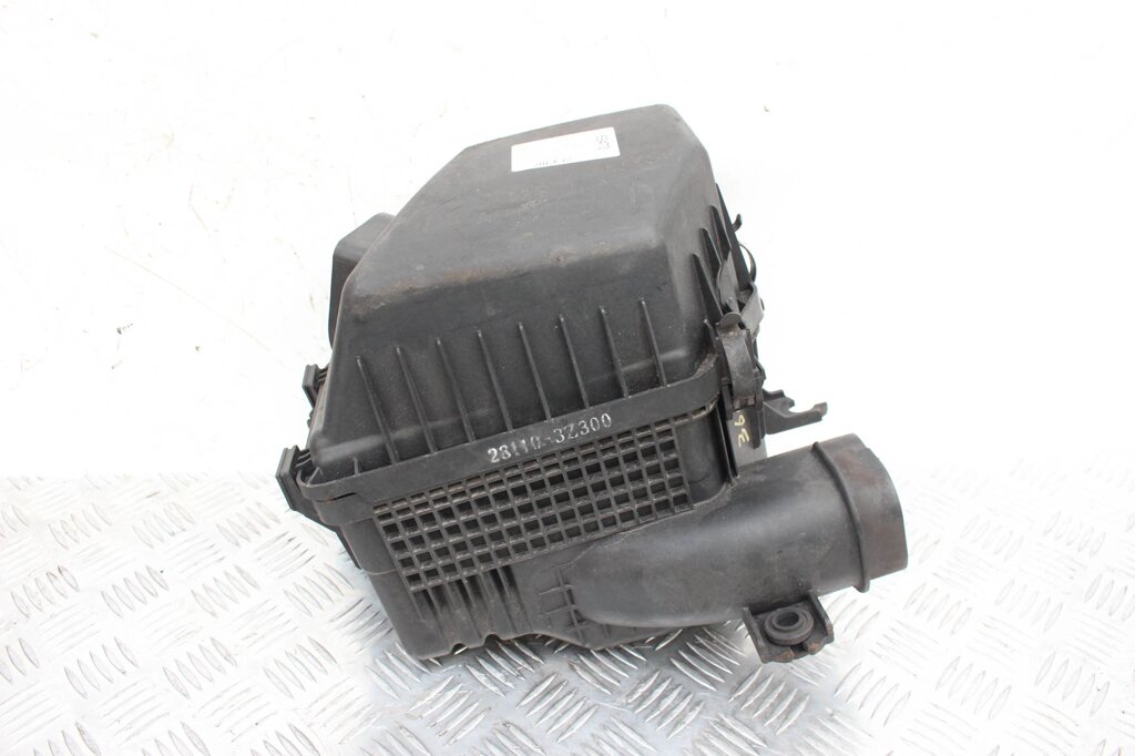 Корпус повітряного фільтра 1.7 Diesel Hyundai I40 2012-2015 281103Z300 (69470) від компанії Автозапчастини б/в для японських автомобілів - вибирайте Razborka6062 - фото 1