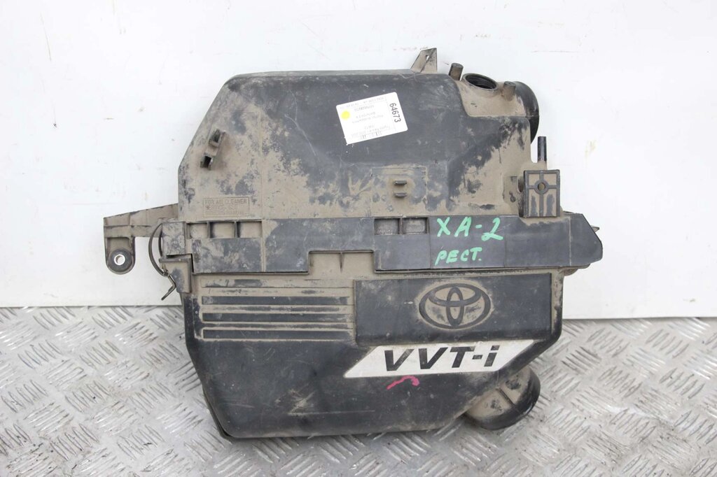 Корпус повітряного фільтра 2.0-2.4 Toyota RAV-4 II 2000-2005 1770028230 (64673) від компанії Автозапчастини б/в для японських автомобілів - вибирайте Razborka6062 - фото 1