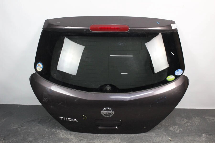 Кришка багажника хетчбек Араб Nissan Tiida (C11) 2007-2013 K0100ZW4MA (3136) від компанії Автозапчастини б/в для японських автомобілів - вибирайте Razborka6062 - фото 1