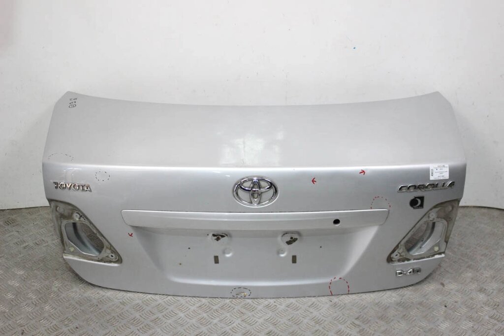 Кришка багажника седан дефект Toyota Corolla E15 2007-2013 6440112B50 (49633) від компанії Автозапчастини б/в для японських автомобілів - вибирайте Razborka6062 - фото 1