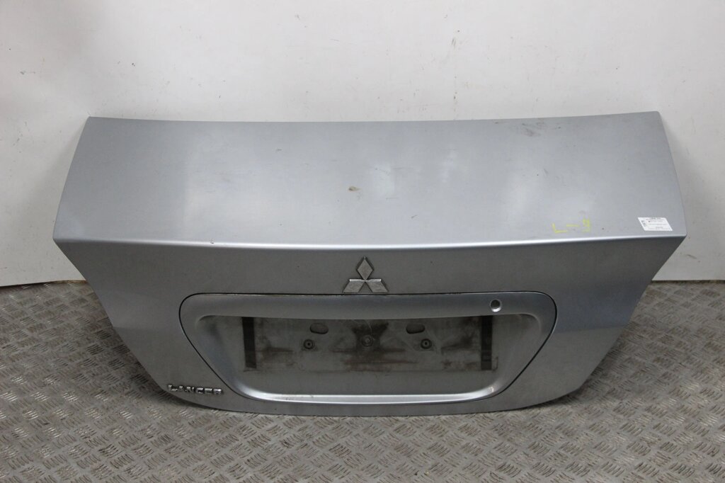 Кришка багажника седан срібло Mitsubishi Lancer 9 (CSA) 2003-2009 5920A020 (77251) від компанії Автозапчастини б/в для японських автомобілів - вибирайте Razborka6062 - фото 1