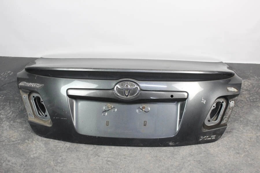 Кришка багажника зі спойлером Toyota Camry 40 2006-2011 6440133400 (14503) від компанії Автозапчастини б/в для японських автомобілів - вибирайте Razborka6062 - фото 1