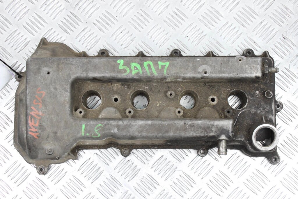 Кришка клапанна 1.8 Toyota Avensis T25 2003-2009 112010D020 (35762) від компанії Автозапчастини б/в для японських автомобілів - вибирайте Razborka6062 - фото 1