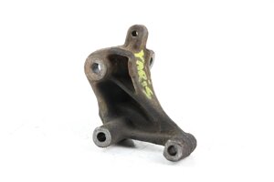 Правий кронштейн двигуна 1.3 Toyota Yaris 2005-2011 1231521030 (62237)