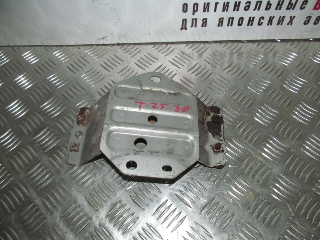 Кронштейн підсилювача бампера правий Toyota Avensis T25 2003-2009 5201505020 (21519) від компанії Автозапчастини б/в для японських автомобілів - вибирайте Razborka6062 - фото 1