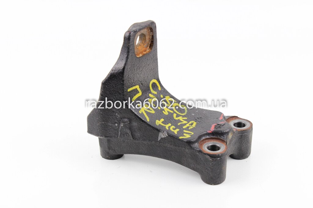 Кронштейн подушки двигуна правий 2.5 USA Toyota Camry 50 2011- 123190V020 (29552) від компанії Автозапчастини б/в для японських автомобілів - вибирайте Razborka6062 - фото 1