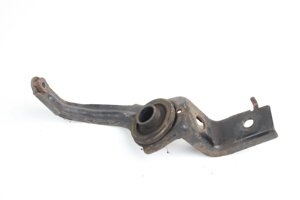 Кронштейн радіатора верх RH 2.2TDI 10- Toyota RAV-4 III 2005-2012 1653326060 (78983)