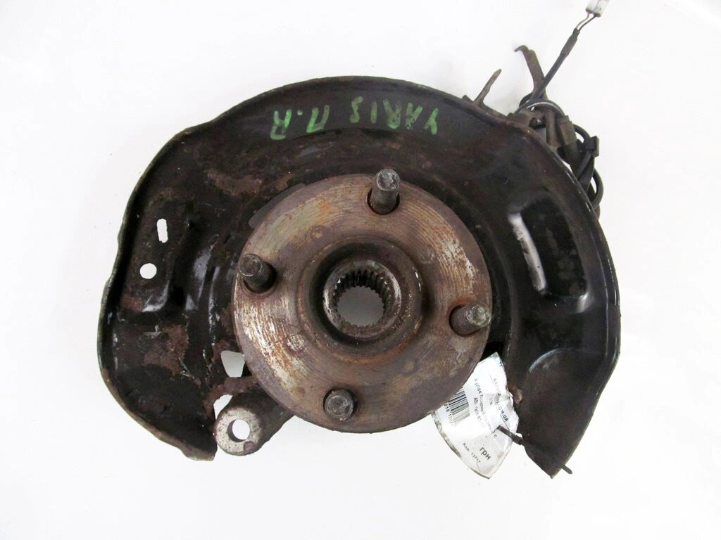 Кулак поворотний правий під ABS Toyota Yaris 2005-2011 432110D130 (13717) від компанії Автозапчастини б/в для японських автомобілів - вибирайте Razborka6062 - фото 1