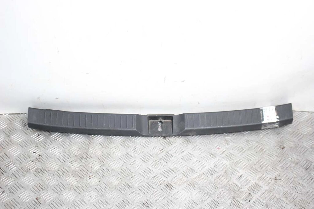 Накладка задньої панелі Toyota Corolla Verso 2004-2009 647160F010 (72896) від компанії Автозапчастини б/в для японських автомобілів - вибирайте Razborka6062 - фото 1