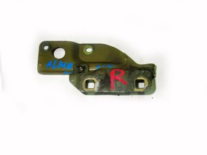 Петля капота права Nissan Almera (N16) 2000-2006 65400BM430 (637) люфтять