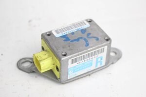 Датчик удару правий Subaru Forester (SG) 2002-2008 98235SA020 (78160) в Києві от компании Автозапчасти б/у для японских автомобилей – выбирайте Razborka6062