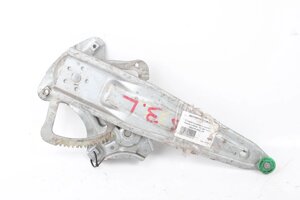Стеклопод'емник задній лівий електро (без моторчика) Toyota Yaris 2005-2011 6980452090 (10900)