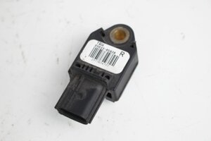 Датчик удару бічний задній правий 06-09 Toyota Avensis T25 2003-2009 8983305020 (27271)