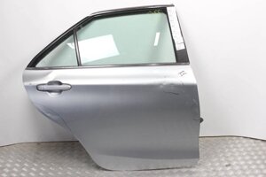 Двері задня права дефект Toyota Camry 55 USA 2015-2018 6700306240 (32680) в Києві от компании Автозапчасти б/у для японских автомобилей – выбирайте Razborka6062