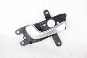 Ручка дверей внутрішня ліва передня Kia Optima (JF) 2015-2020 82610D4030 (100639) в Києві від компанії Автозапчасти б/у для японских автомобилей – выбирайте Razborka6062