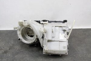 Корпус печі 1.8 Hybrid 10- Toyota Auris 2006-2012 8713002740 (79468) в Києві от компании Автозапчасти б/у для японских автомобилей – выбирайте Razborka6062