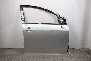 Двері передня права Toyota Corolla Verso 2004-2009 670010F010 (63720)