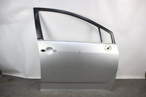 Двері передня права Toyota Corolla Verso 2004-2009 670010F010 (63720)