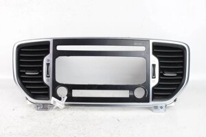 Дефлектор торпедо центральний Kia Sportage (QL) 2015-2021 84740F1010SA1 (85085) в Києві від компанії Автозапчасти б/у для японских автомобилей – выбирайте Razborka6062