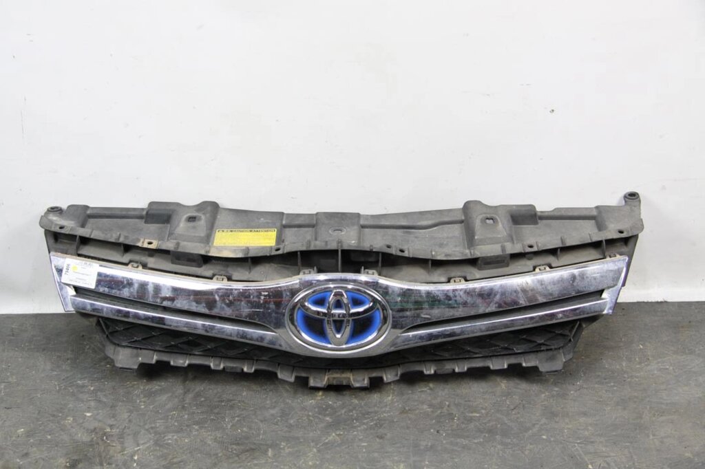 Решітка радіатора 10- Toyota Auris 2006-2012 5312102110 (79406) від компанії Автозапчастини б/в для японських автомобілів - вибирайте Razborka6062 - фото 1