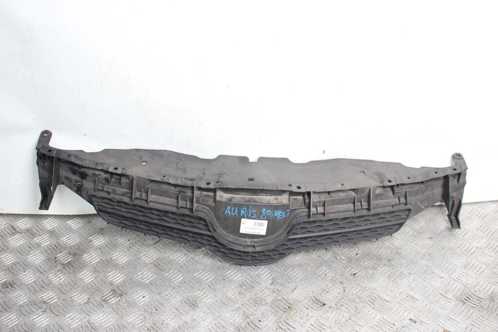 Решітка радіатора до рест Toyota Auris 2006-2012 5311112A00 (6789) від компанії Автозапчастини б/в для японських автомобілів - вибирайте Razborka6062 - фото 1