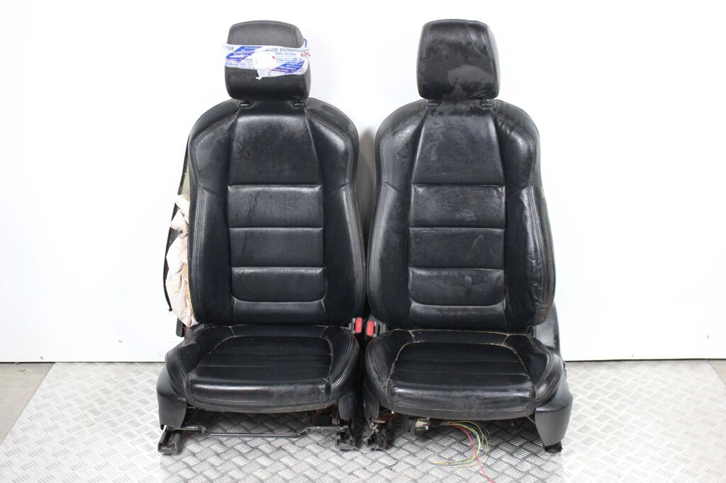 Сидіння шкіряні комплект Mazda 6 (GJ) 2012-2018  (69211) підірвана подушка водійського сидіння від компанії Автозапчастини б/в для японських автомобілів - вибирайте Razborka6062 - фото 1