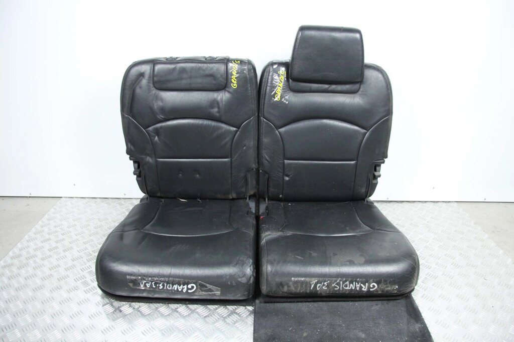 Сидіння заднє комплектне 3-й ряд шкіра Mitsubishi Grandis 2004-2010 (49568) від компанії Автозапчастини б/в для японських автомобілів - вибирайте Razborka6062 - фото 1