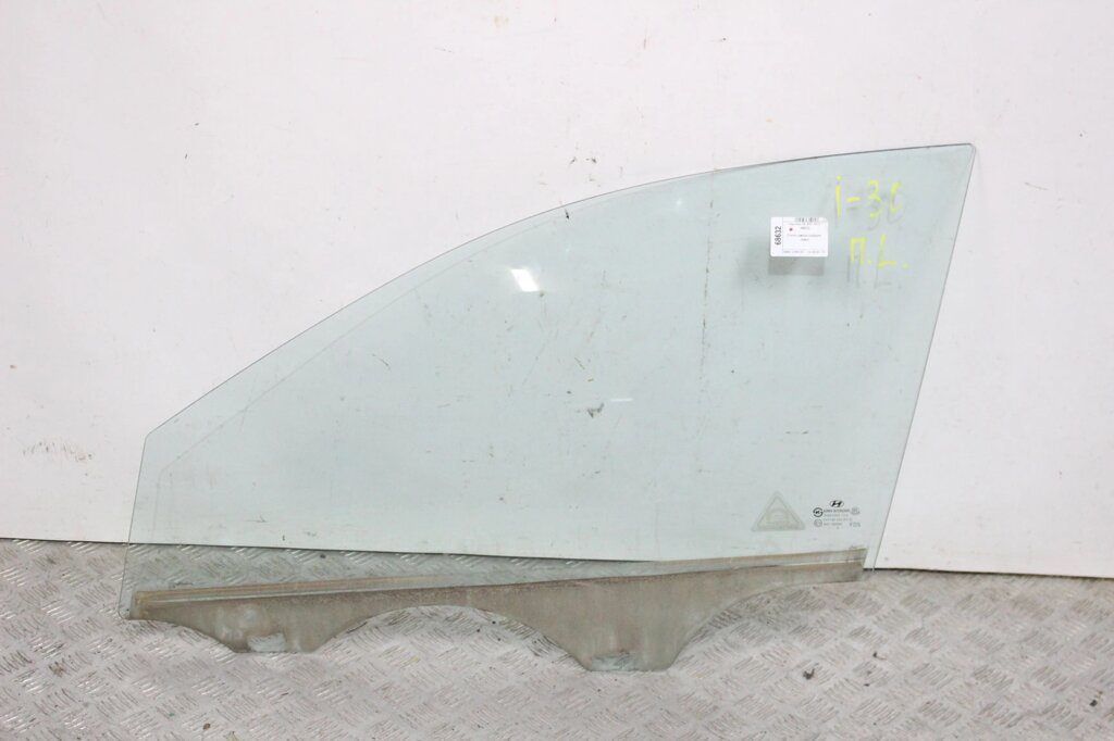 Скло двері переднє ліве Hyundai I30 (FD) 2007-2012 824112L010 (68632) від компанії Автозапчастини б/в для японських автомобілів - вибирайте Razborka6062 - фото 1