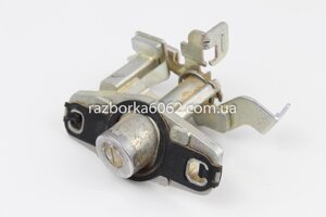 Замок кришки багажника цугалік Toyota Camry 50 2011-33117)