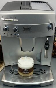Кавомашина Delonghi Magnifica.