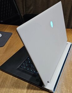 Ноутбук: Alienware R2 x17 i9 480Hz.