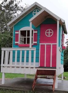 Ігровий дерев'яний будиночок/ Детский игровой домик на подарок