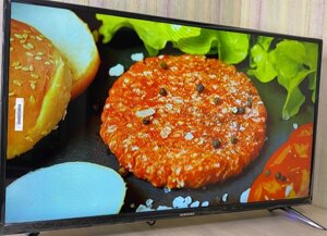 Телевізор: 45" Samsung 4K Smart TV, Wi-Fi, Голосове керування.