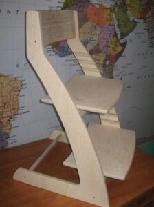 Регульований стілець в кольорі береза