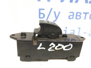 Кнопка склопідйомника Mitsubishi L200 2006-2015 MR587955 (Арт. 37891)