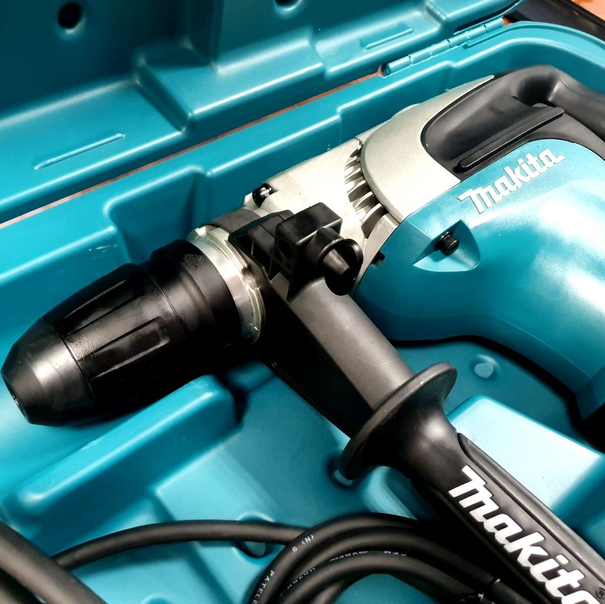 Перфоратор Makita HR 4002