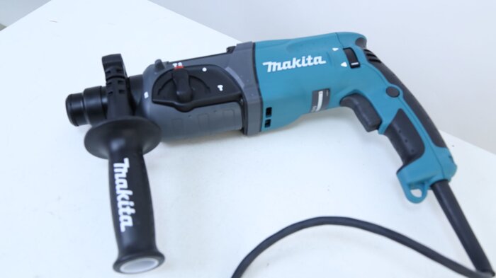 Перфоратор Makita HR 2470