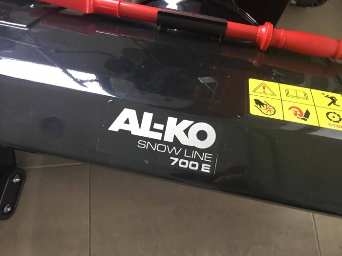 Снегоуборщик AL-KO SnowLine 700 E