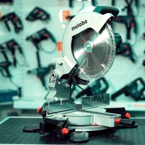 Пила торцювальна Metabo KS 305 M