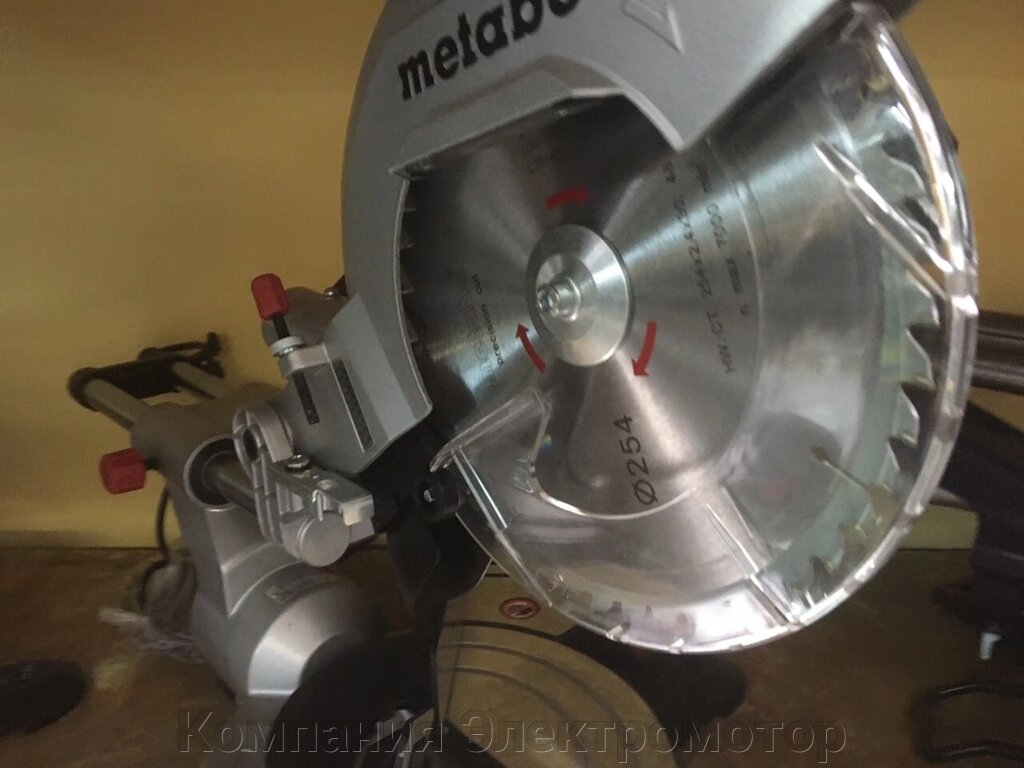 Пила торцювання Metabo KGS 254 I Plus від компанії Компанія Єлектромотор - фото 1