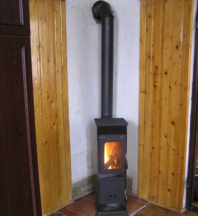 Маленька опалювально варильна піч для дачі
 Thorma Bozen b чорна (буржуйка Торма Боженов) від компанії House heat - фото 1