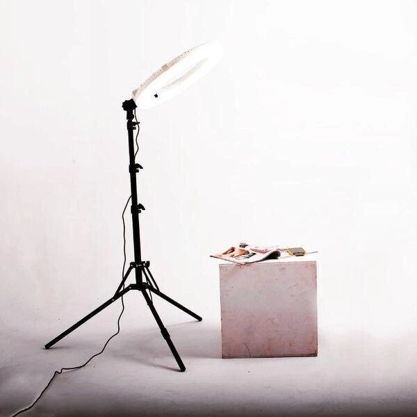 50% Кільцева лампа для візажистів блогерів майстрів 30 см + ШТАТІВ від компанії Artiv - Інтернет-магазин - фото 1
