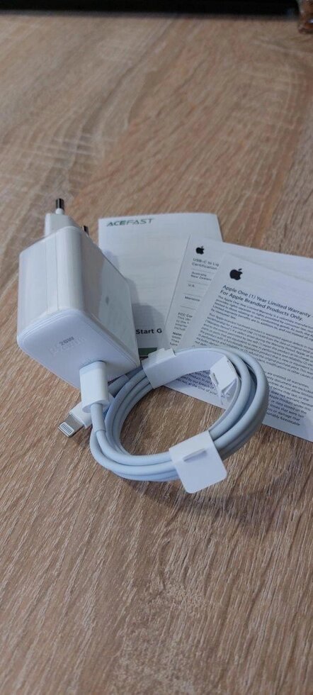 Блок 20W Acefast A1 зарядка для iPhone 11 12 12Pro 13 + подарунка від компанії Artiv - Інтернет-магазин - фото 1