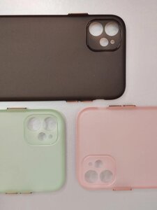 Чохол тонкий для iPhone 11 матовий напівпрозорий кнопки захист камер