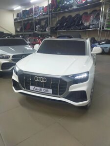 Електромобіль Audi Q8